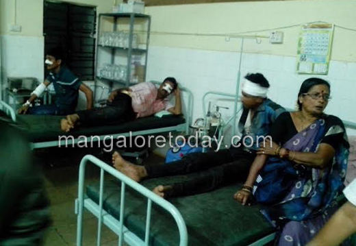 Driver dies, 4 injured in Mangaluru-Mumbai bus mishap at Yellapur 3